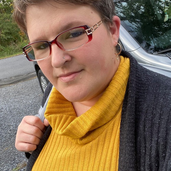 Meet your Posher, Tonya - Picture 1 of 1